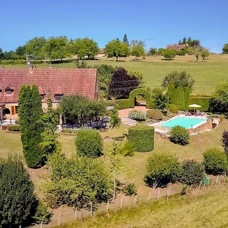 Enticing Holiday In With Swimming Pool Tamniès