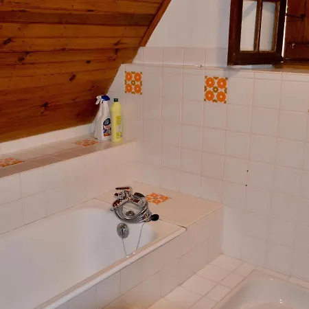 Enticing Holiday In With Swimming Pool Casa vacanze
