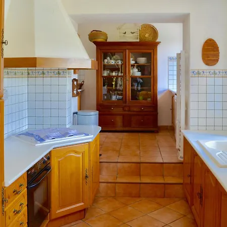 Casa vacanze Enticing Holiday In With Swimming Pool