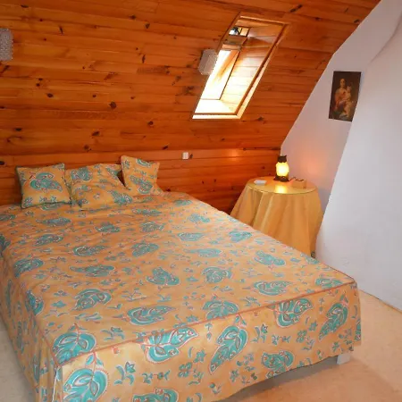 Enticing Holiday In With Swimming Pool Casa vacanze Tamniès
