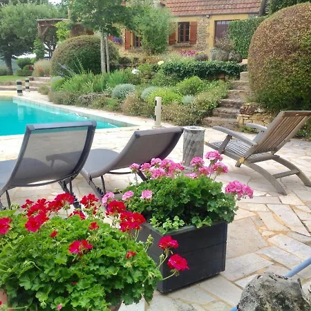 Enticing Holiday In With Swimming Pool * Tamniès
