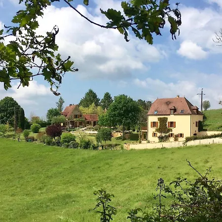 Enticing Holiday In With Swimming Pool